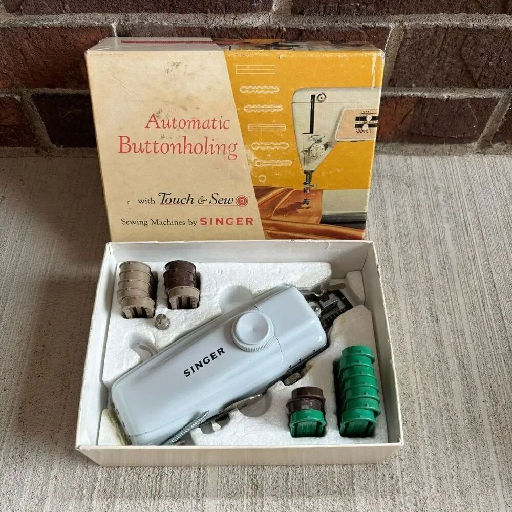 Singer Automatic Buttonholing With Touch & Sew No. 161829